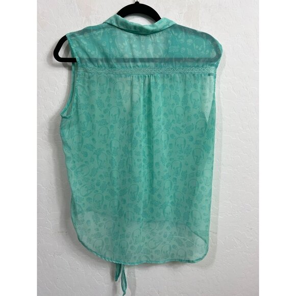 Buffalo David Bitton Lg Sheer Green Skull and Roses with Lace Placket Tie Front - Picture 4 of 6